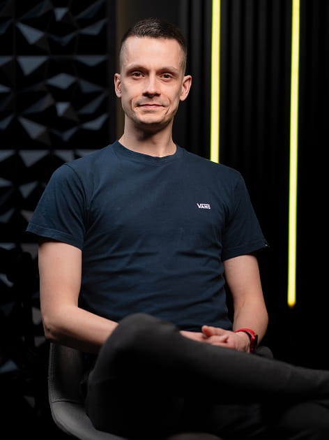 Jindřich – CPO & Co-host, Deeplink Show
